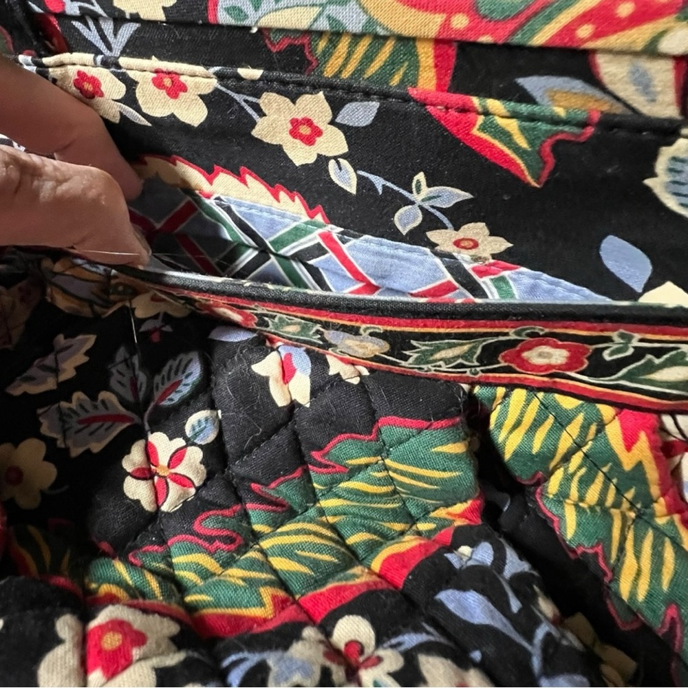 Vera Bradley Floral Alice in Versailles print. Shoulder Bag - Black, Red, Green - Picture 6 of 11